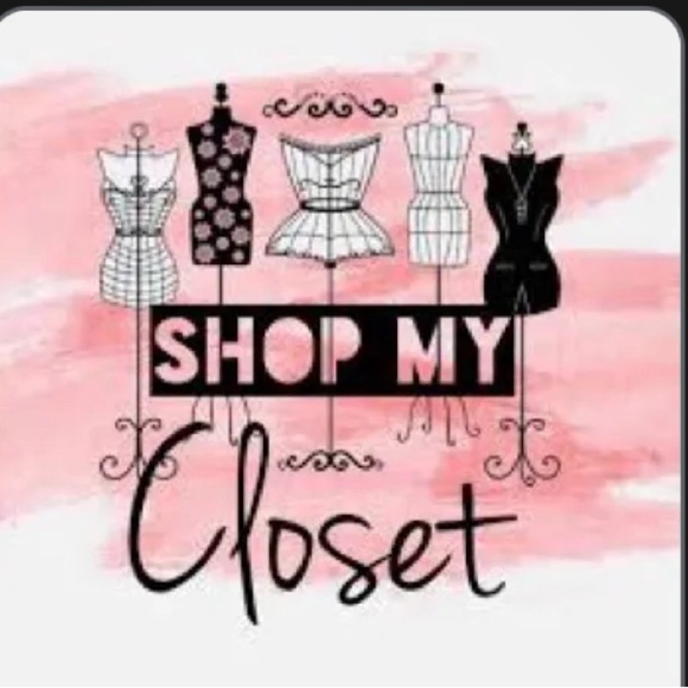 Meet your Posh Ambassador , Melanie  Make your offers NO TRADES